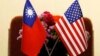 Bendera Taiwan dan AS di sebuah acara pertemuan di Taipei, Taiwan 27 Maret 2018. (Foto: Reuters/Tyrone Siu)