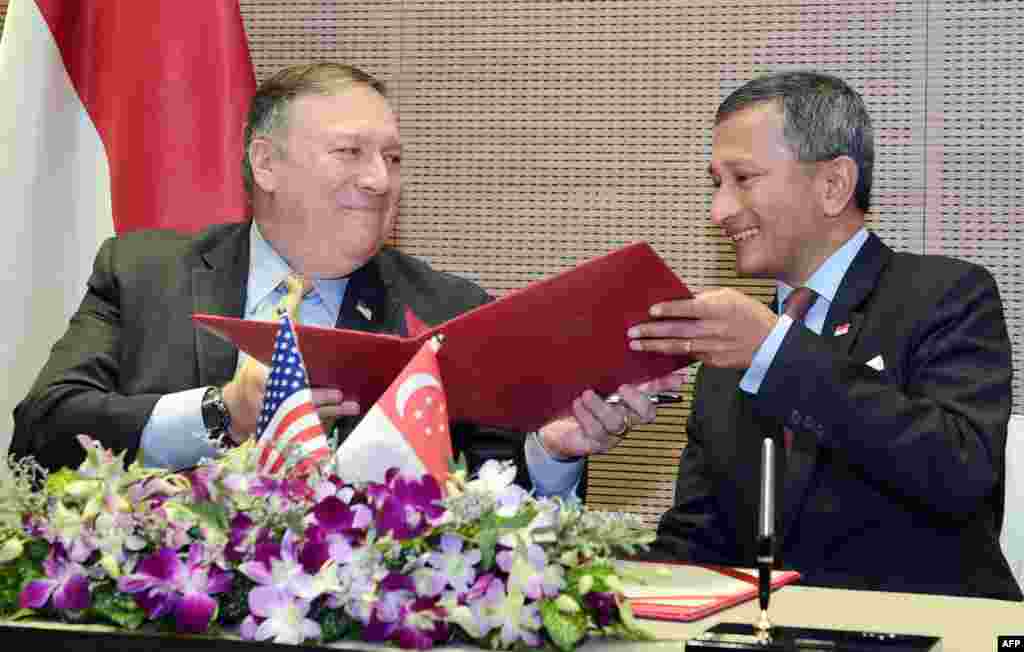 امضای تفاهم نامه میان وزرای خارجه آمریکا و سنگاپور در حاشیه نشست اعضای اتحادیه کشورهای جنوب شرقی آسیا در سنگاپور