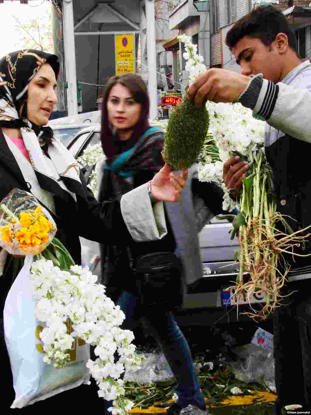 بعد از ظهر روز پنج شنبه - چند ساعت قبل از تحویل سال ٩٣ نوروز ١٣٩٣ عکاس: علی درویش خاکی