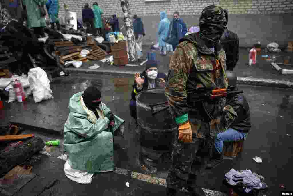 روس کے حامیوں نے شمالی یوکرین کے شہر کراماتورسک کے پولیس ہیڈکوارٹر پر قبضہ کر لیا تھا۔
