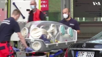 Life Support Machine Seen As Navalny Arrives At Berlin Hospital