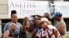 Fans of Aretha Franklin Pay Respects Before Detroit Funeral