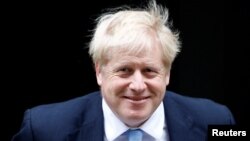 El primer ministro británico, Boris Johnson, llega para una reunión de la OTAN en Londres, Gran Bretaña, el 15 de octubre de 2019. Reuters.