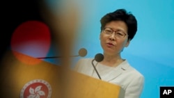 La líder de Hong Kong, Carrie Lam, se disculpó por la impopular propuesta de ley sobre extradiciones que llevó a protestas masivas.