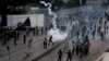 Ribuan Demonstran Film Anti Islam Bentrok dengan Polisi di Pakistan