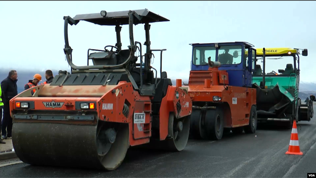 Dyfishohen fondet e rrugëve dhe investimet në infrastrukturën shqiptare