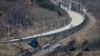 북한, 남북 잇는 동해선·경의선 도로 가로등 철거… 한국 “합의 정신 위반”