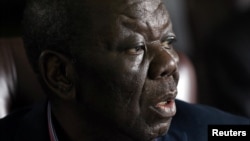 Morgan Tsvangirai, leader of the opposition party Movement for Democratic Change (MDC), speaks at a media conference in Harare, Zimbabwe, Nov. 16, 2017. 