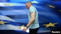 وزیر دارایی یونان، روز دوشنبه استعفاء داد