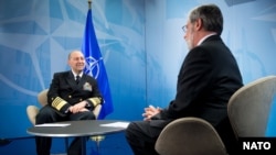 Admiral James Stavridis (left), Supreme Allied Commander Europe, during an interview with VOA's Al Pessin at NATO Headquarters in Brussels, Belgium, April 23, 2013.