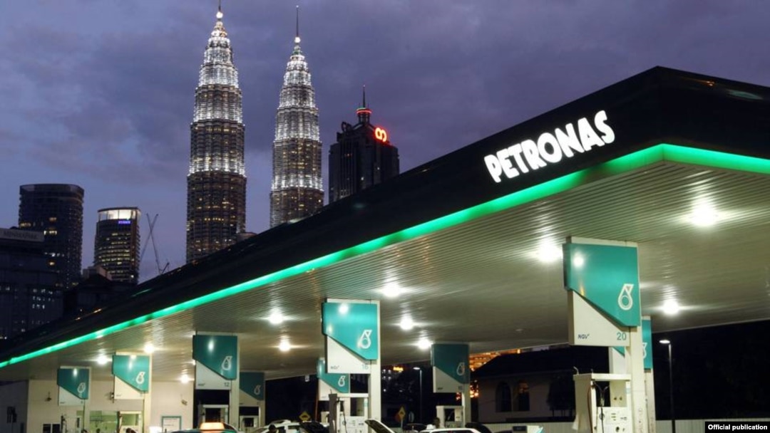 Perusahaan energi plat merah Malaysia, Petronas, berencana memangkas jumlah karyawan untuk menjamin kelangsungan operasionalnya di masa depan. (Foto: Courtesy)