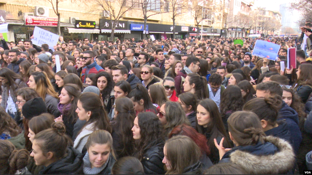 Protesta e studentëve ndahet në tre grupime në ditën e shtatë