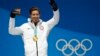 Shaun White gana oro y confronta a la prensa