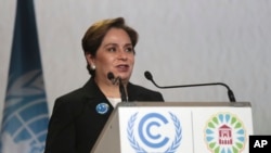 Kepala UNCC Patricia Espinosa menyampaikan pidatonya selama pembukaan Konferensi Iklim di Marrakech, Maroko hari Senin, 7 November 2016 (AP Photo/Mosa'ab Elshamy)