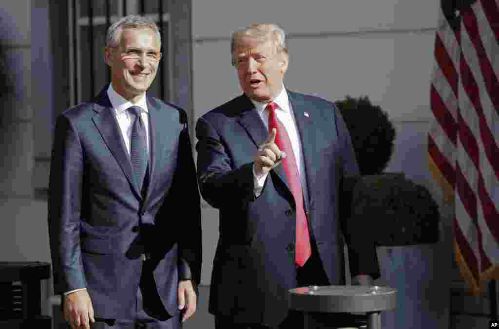 رئیس جمهوری آمریکا در اولین دیدار روز چهارشنبه در ناتو، با &laquo;ینس استولتنبرگ&raquo; این نهاد دیدار کرد. دیداری که با انتقادات تند پرزیدنت ترامپ همراه بود.