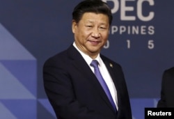 Phát biểu bên lề cuộc họp của APEC ở Manila hôm 19/11, ông Tập Cận Bình gửi lời chia buồn đến gia đình nạn nhân và lên án điều ông gọi là “hành động dã man của tổ chức cực đoan giết hại công dân Trung Quốc.”