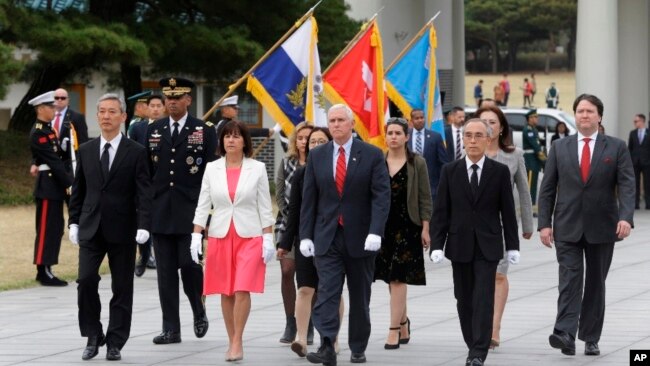 Pence tiene como objetivo en esta visita, reafirmar a sus aliados surcoreanos y japoneses que Estados Unidos dará los pasos apropiados para defenderlos de una posible agresión norcoreana.