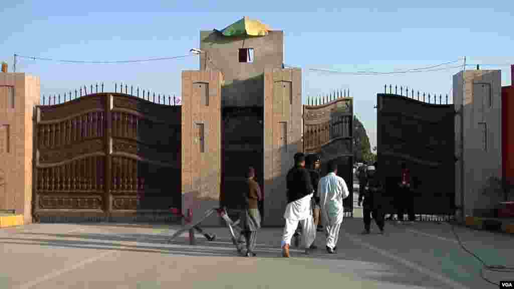Entrance to Bacha Khan University where militants killed at least 20 in a gun and grenade attack, in Charsadda, Pakistan. (A. Tanzeem/VOA)