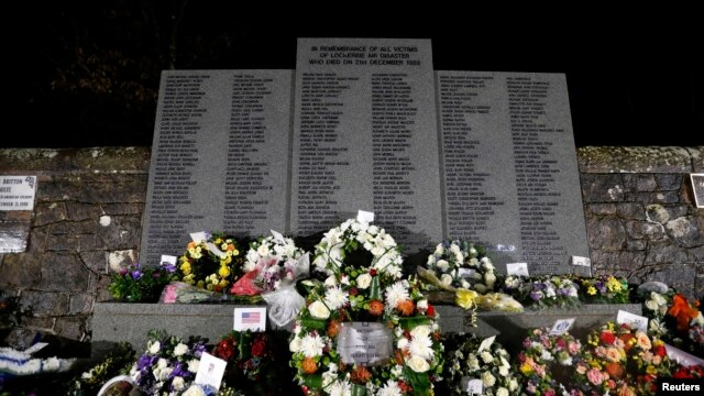 Monumento fúnebre en Lockerbie, Escocia, a las víctimas del vuelo 103 de Pan Am, que se estrelló sobre esa ciudad al estallar una bomba en el avión cuando volaba hacia Estados Unidos el 1 de diciembre de 1988.
