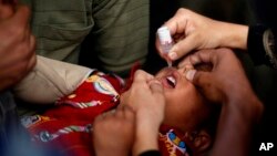 تنها با دوقطره واکسین می توان حیات اطفال کمتر از پنج سال را از فلج دایمی نجات داد.