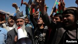 Afghan protesters shout anti-Pakistan slogans during a demonstration in Kabul, May 6, 2013.