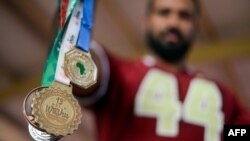 Les médailles de Moataz Radi, champion du monde de Kung Fu en 2015, au Caire, le 3 décembre 2017.