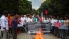 Para petani India berdemo memprotes pembunuhan empat petani di negara bagian Uttar Pradesh, Hyderabad, India, 4 Oktober 2021. Para petani itu ditabrak oleh mobil milik Menteri Dalam Neger Junior Ajay Mishra