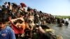 로힝야족 난민 선박 또 전복...5명 사망