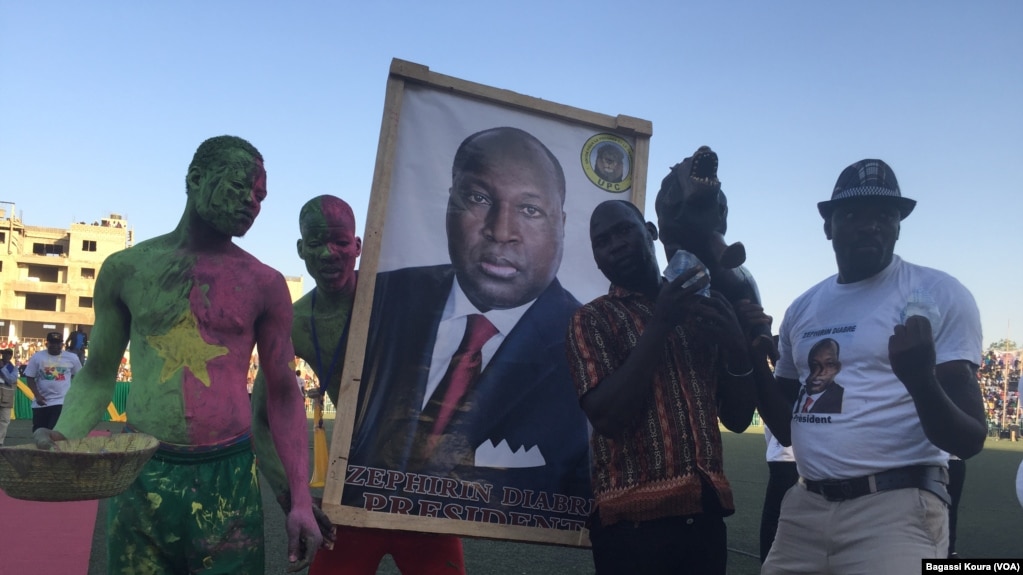 Des supporters du candidat Zéphirin Diabré le 25 novembre 2015. (VOA/Bagassi Koura)