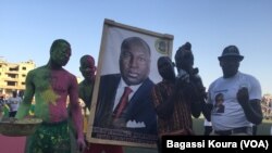 Des supporters du candidat Zéphirin Diabré le 25 novembre 2015. Photo VOA Bagassi Koura