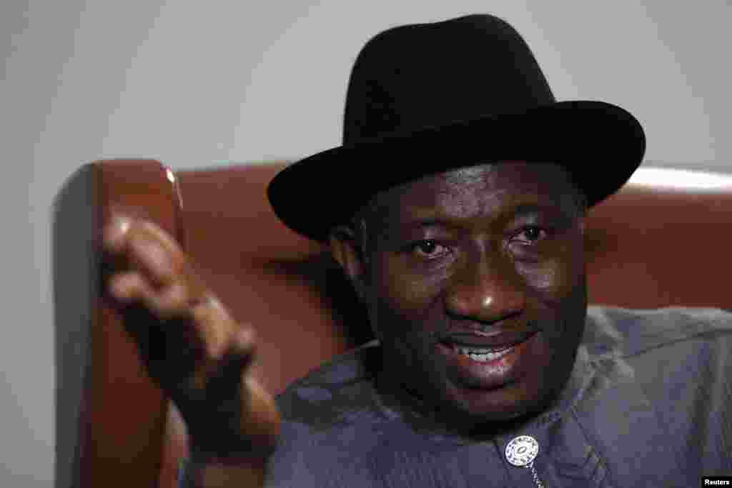 Nigeria's President Goodluck Jonathan speaks during an interview with Reuters in New York, September 26, 2012. 