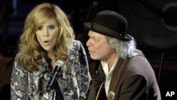 Alison Krauss and Buddy Miller perform at the Americana Music Association awards show, Oct. 13, 2011, in Nashville, Tennessee.