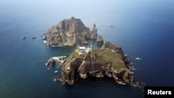 지난 2012년 8월 헬기에서 촬영한 한국 독도(일본명 다케시마).