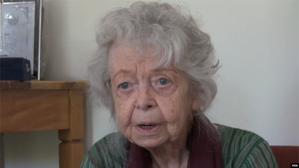 Vdes Nancy Hatch Dupree, historiane e njohur amerikane