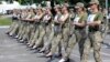 رژه نظامیان زن با بوت پاشنه بلند؛ انتقاد از وزارت دفاع اوکراین