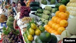 Việt Nam đang thúc đẩy tiêu thụ nội địa để giải quyết lượng nông sản bị ảnh hưởng bởi chính sách thay đổi của Trung Quốc.