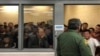 Stanica granične policije pretrpana imigrantima u Mekalenu, Teksasu
