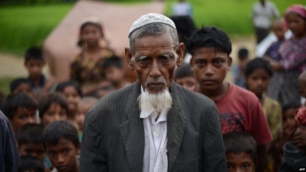 Seorang pria lansia pengungsi Rohingya di perbatasan Myanmar-Bangladesh (foto: ilustrasi). 