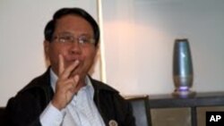 ျပန္ၾကားေရးဝန္ႀကီ ဦးေက်ာ္ဆန္း နဲ႔ ဗီြအိုေအ သီးသန္႔ေမးျမန္းခန္း