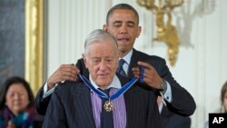 Başkan Barack Obama geçen yıl Ben Bradlee'ye Özgürlük Madalyası vermişti