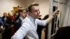 روس: صدر پوٹن کے مخالف سیاستدان کو غبن کے مقدمے میں سزا