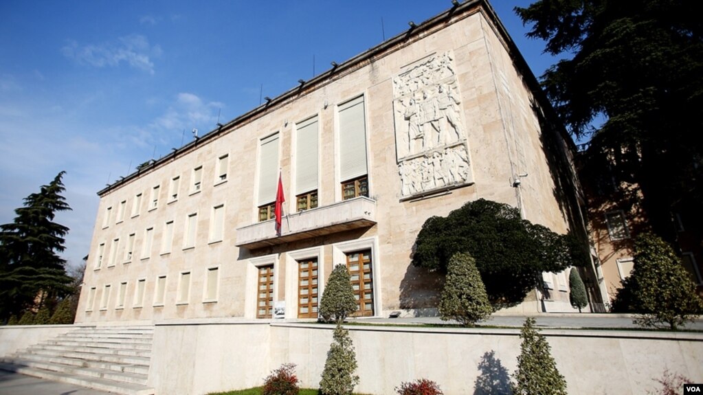 Shqipëria merr 500 mln euro borxh