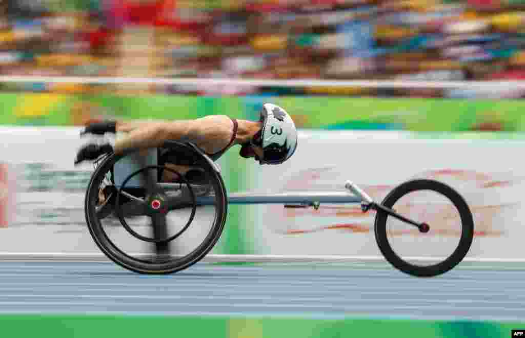 Brent Lakatos asal Kanada tampil dalam ajang Ronde 1 100m-T53 Pria selama Paralympic di Rio de Janeiro, Brazil.&nbsp; Foto diperoleh melalui OIS/IOC.