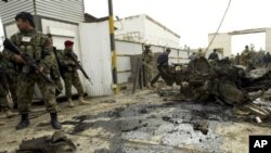نیروهای اکمالاتی آیساف هدف حمله انتحاری قرار گرفت