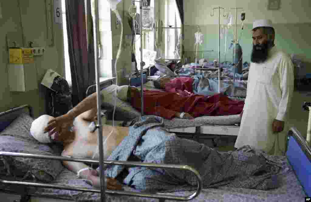 دھماکے میں زخمی ہونے والوں کی ایک بڑی تعداد اسپتالوں میں زیر علاج ہے۔