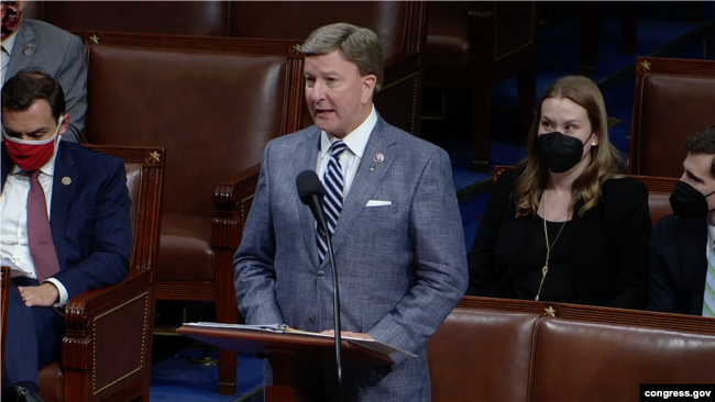 眾議院軍事委員會共和黨首席議員羅傑斯(Mike Rogers, R-AL)在辯論中發言(國會現場視頻截圖2021年9月21日)