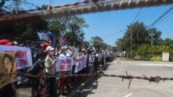 ျမန္မာနဲ႔ ေငြေၾကးဆက္ဆံမႈ မျပဳဖုိ႔ စင္ကာပူသံ႐ုံးမွာ ဘဏ္ဝန္ထမ္းေတြ ဆႏၵျပေတာင္းဆုိ