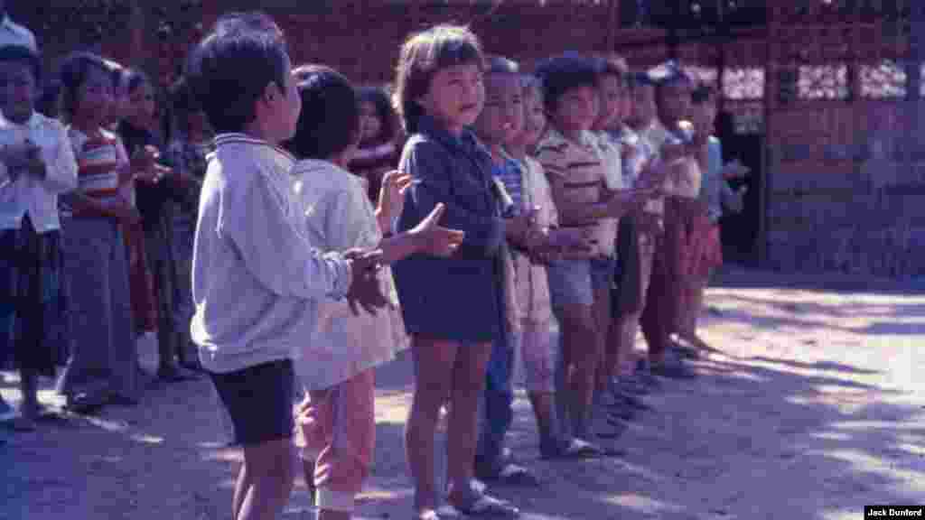 Children at Site I, December 1985. (Jack Dunford)