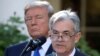 Donald Trump (esq) e Jerome Powell (dir)