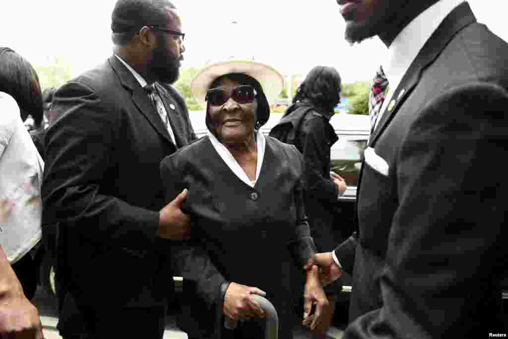 Family members arrive at Freddie Gray's funeral at New Shiloh Baptist Church in Baltimore, April 27, 2015.